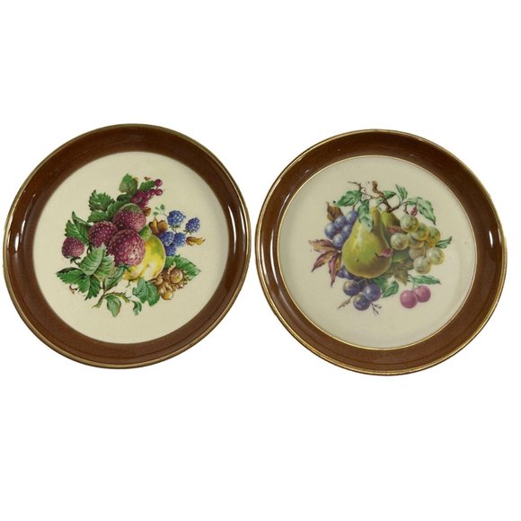 Vintage Hyalyn Porcelain Fruit Plates 8" Strawberries Blueberries Pear Grapes - Picture 9 of 9